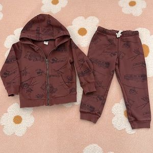 Maroon emergency vehicle sweatsuit 🚑 🚁